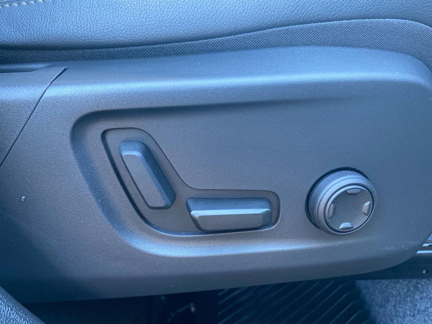 Used Volvo XC40 2025 for sale - 76785178: Photo 30