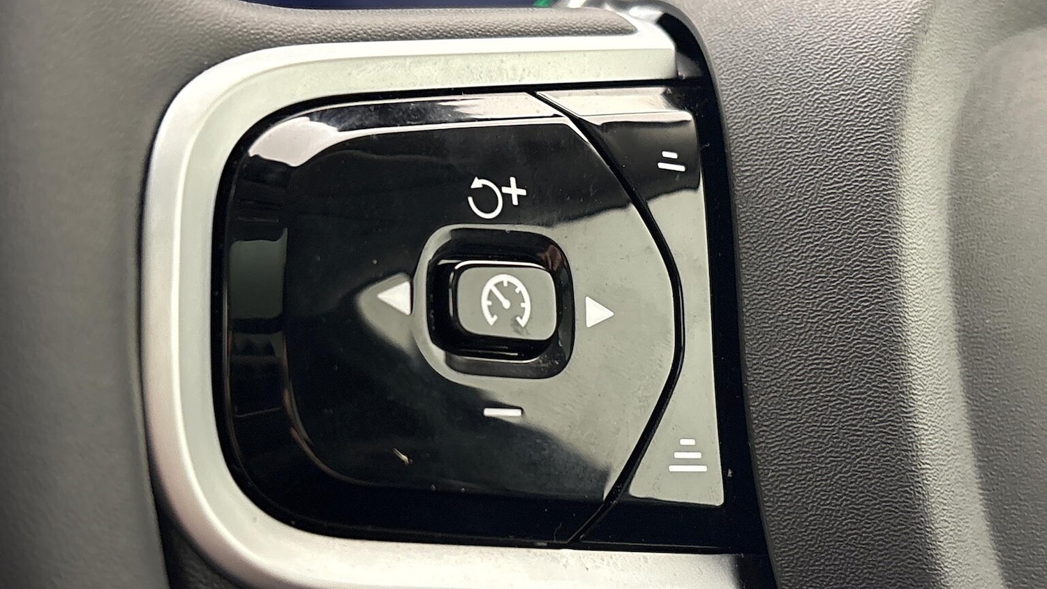 Used Volvo XC60 2025 for sale - 77896292: Photo 29