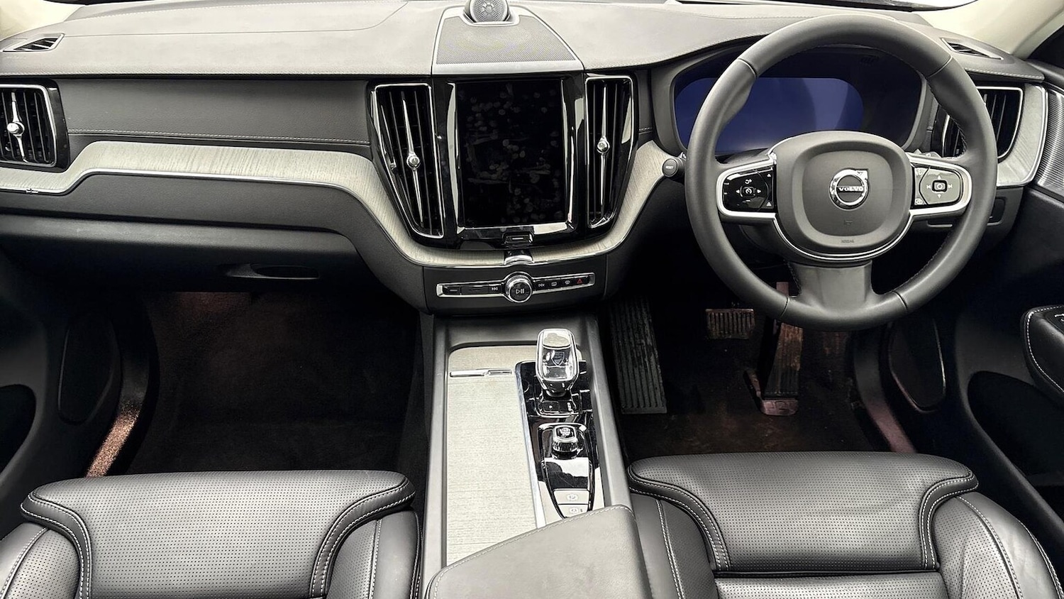 Used Volvo XC60 2025 for sale - 77896292: Photo 8