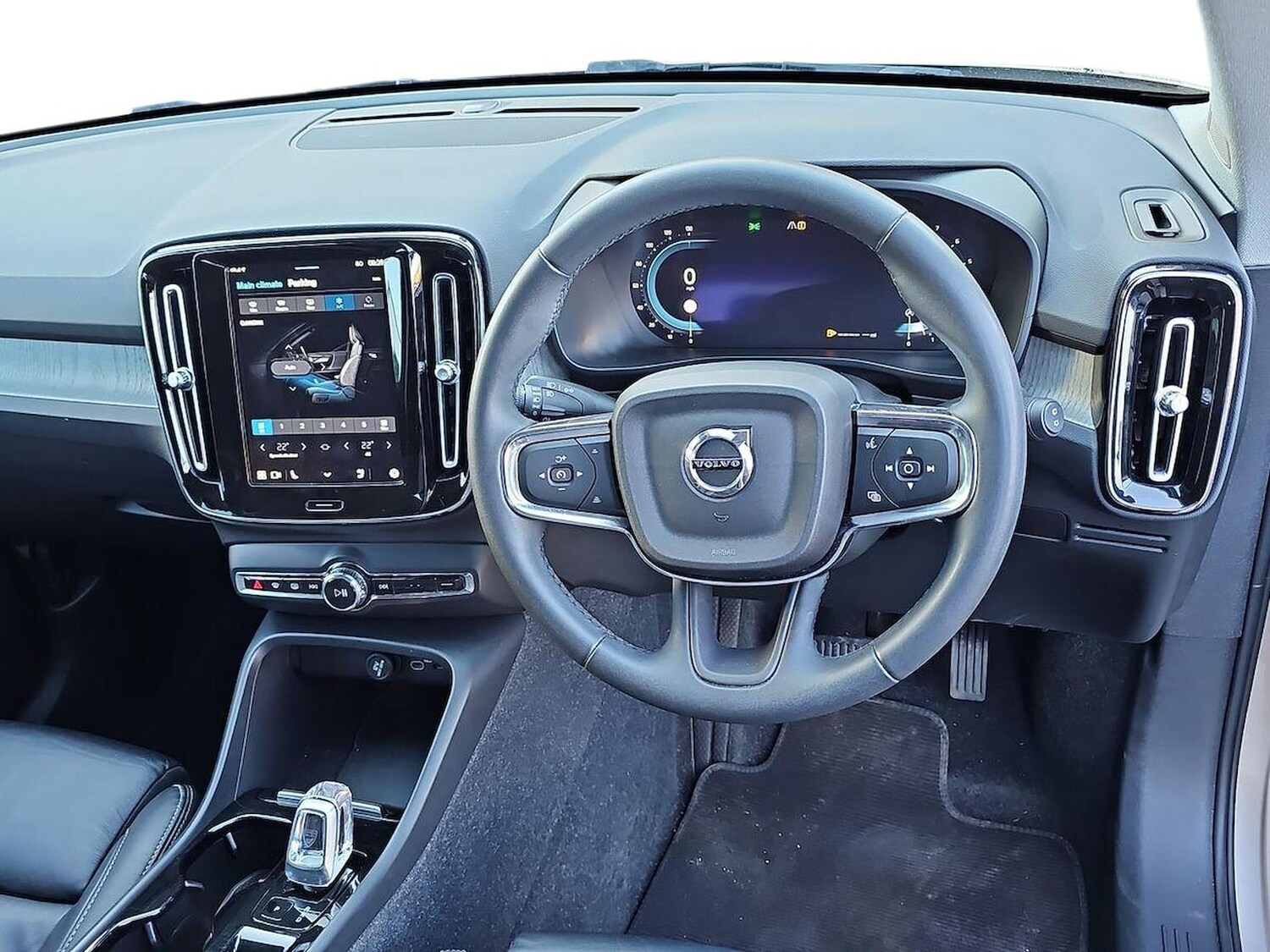 Used Volvo XC40 2023 for sale - 78191392: Photo 11