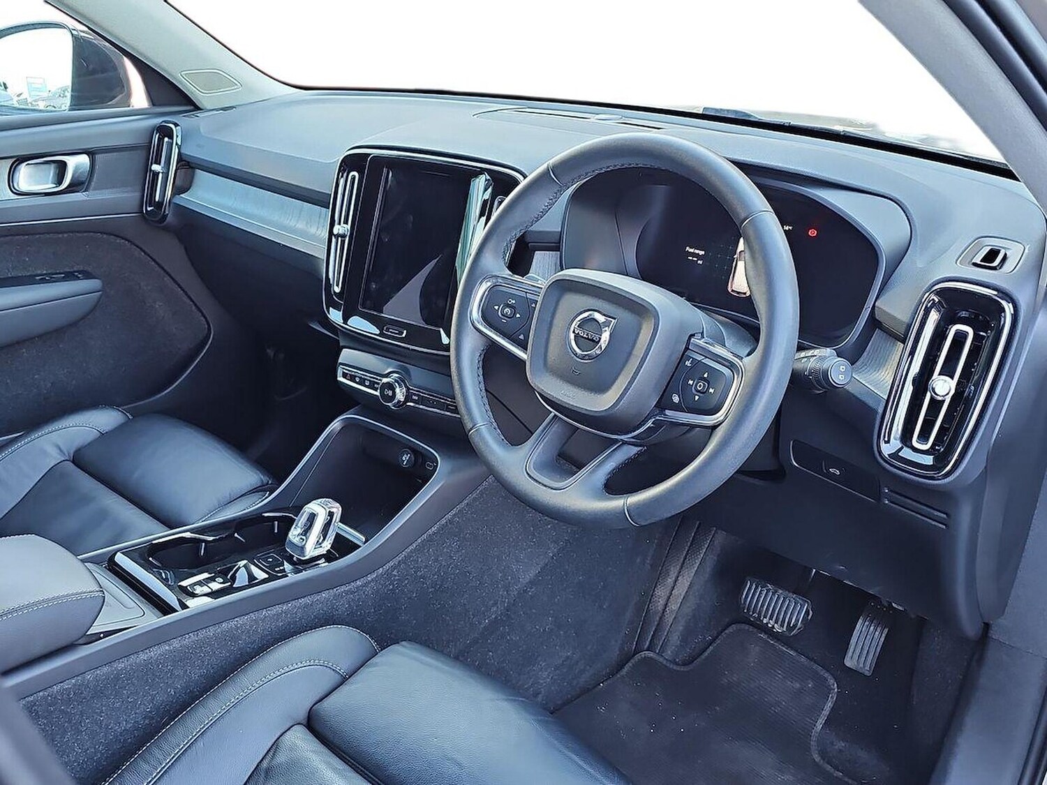 Used Volvo XC40 2023 for sale - 78191392: Photo 17