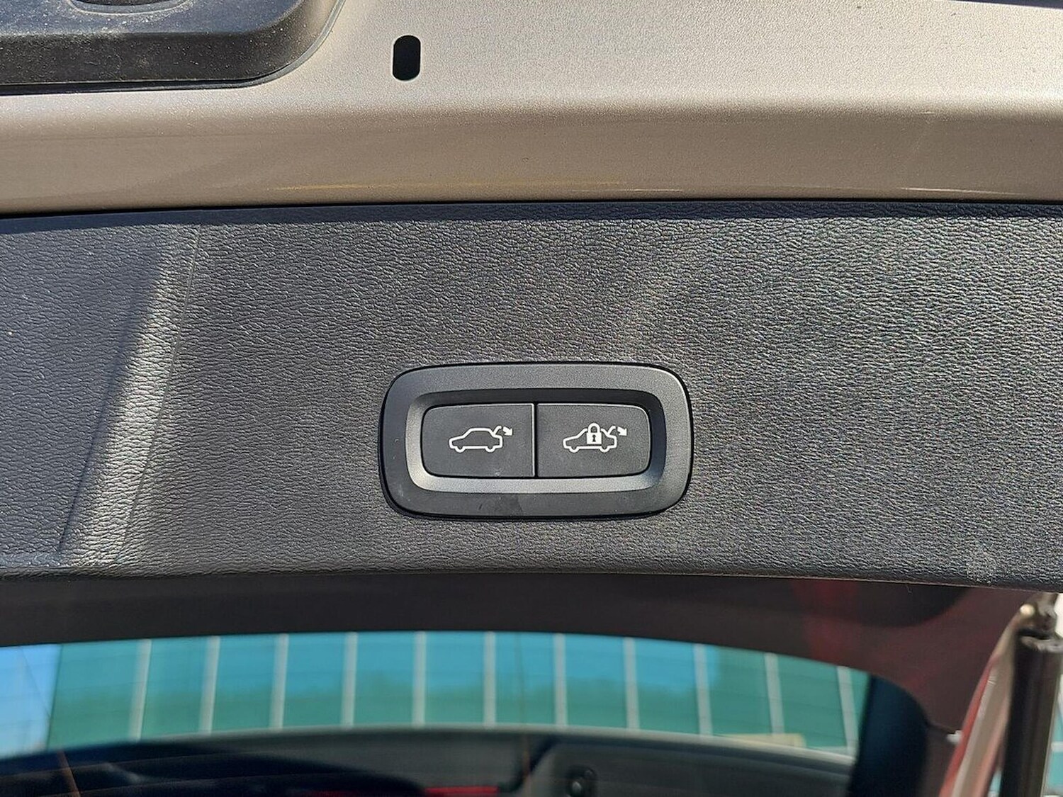 Used Volvo XC40 2023 for sale - 78191392: Photo 41