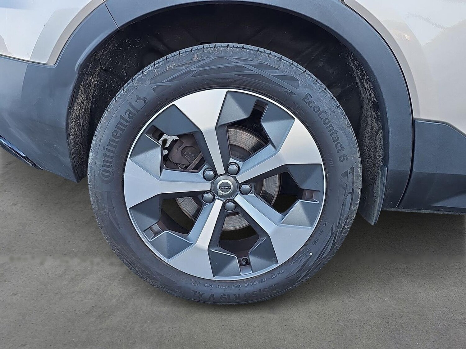 Used Volvo XC40 2023 for sale - 78191392: Photo 8