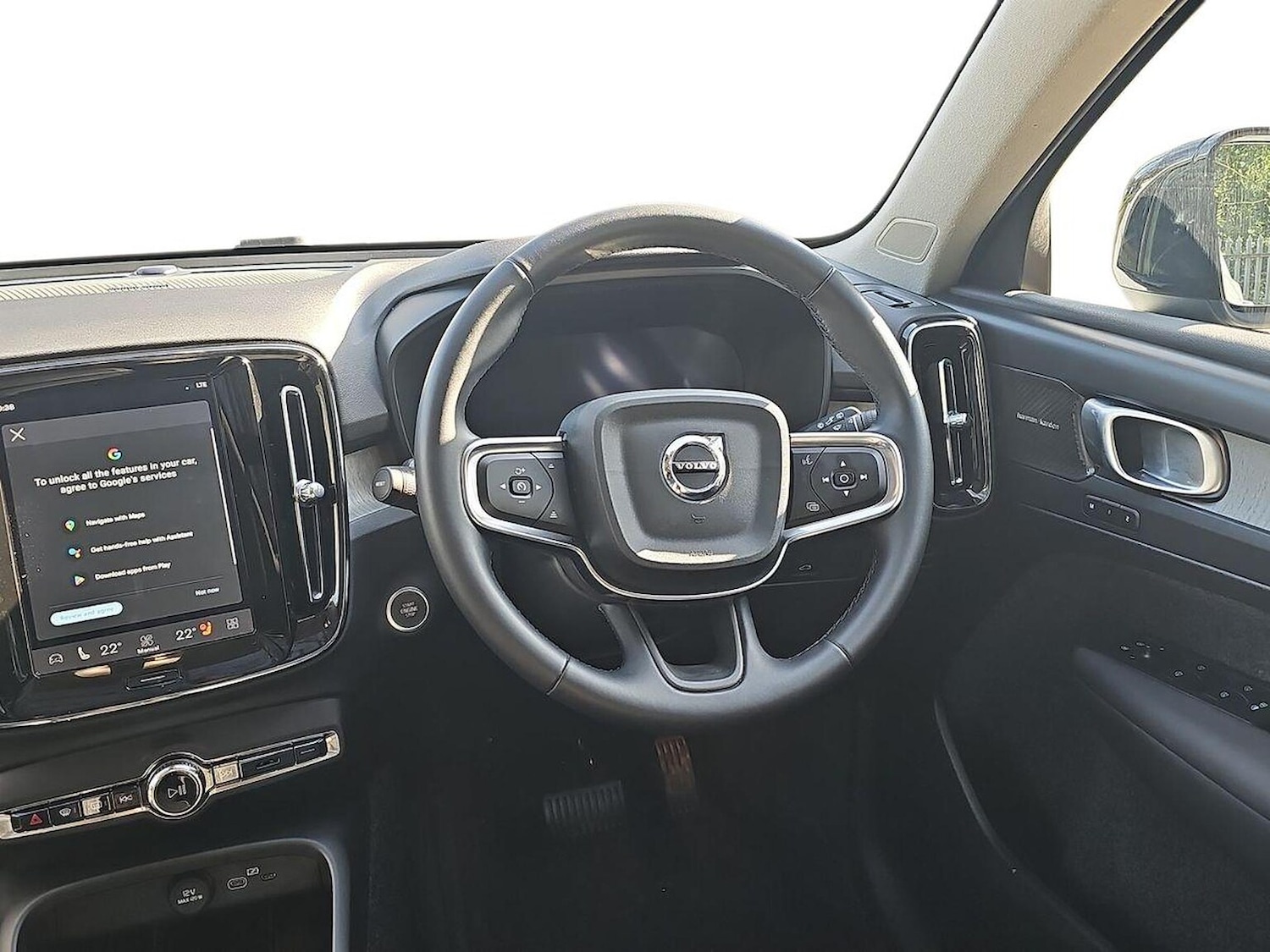 Used Volvo XC40 2025 for sale - 78121919: Photo 11