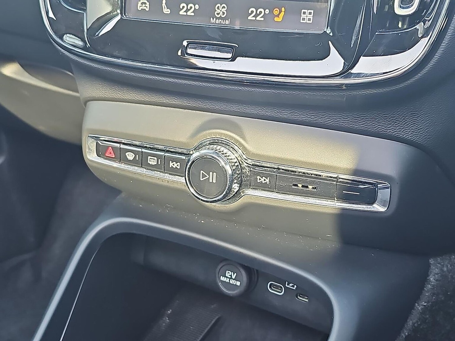 Used Volvo XC40 2025 for sale - 78121919: Photo 14