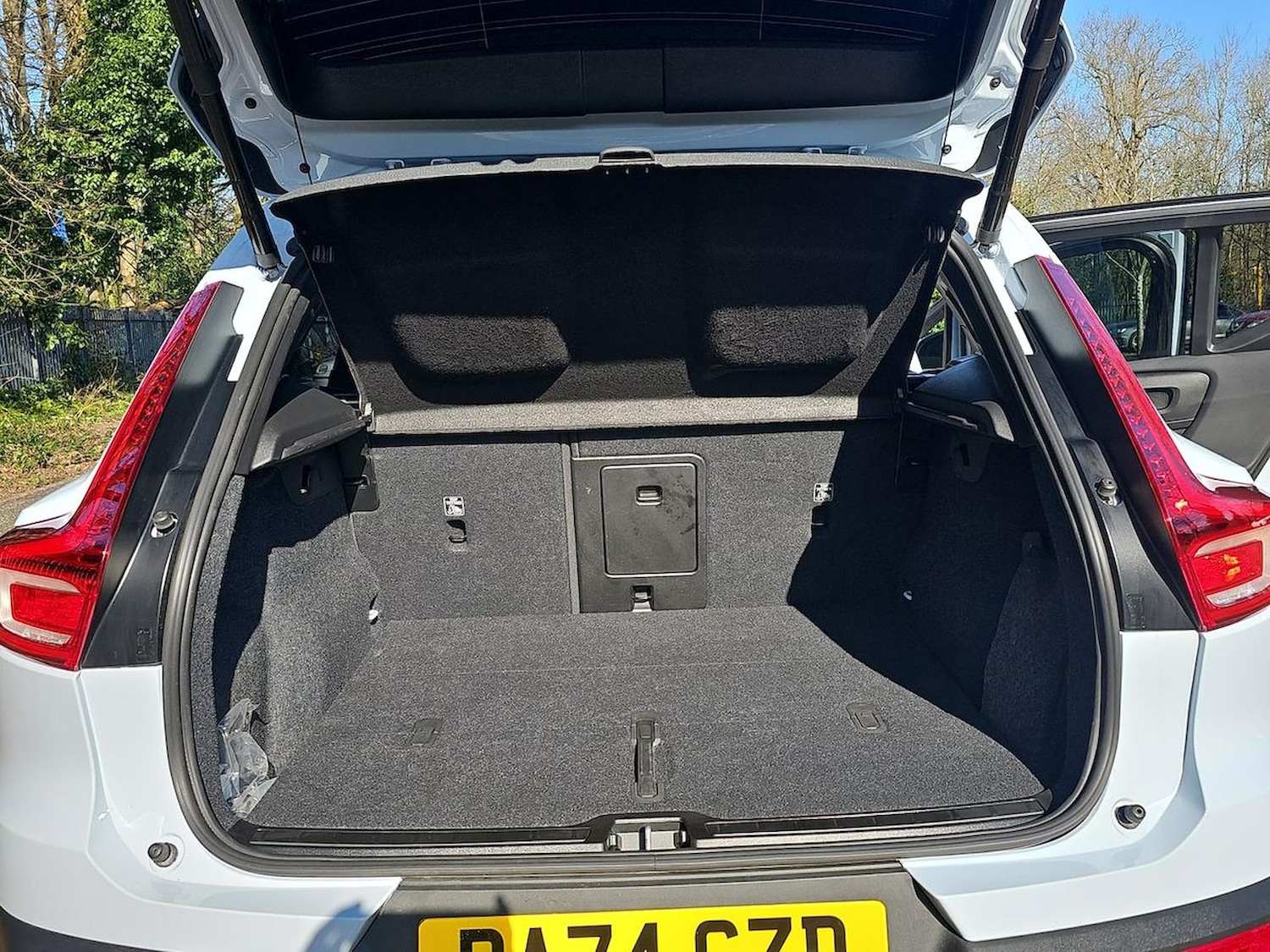 Used Volvo XC40 2025 for sale - 78121919: Photo 19