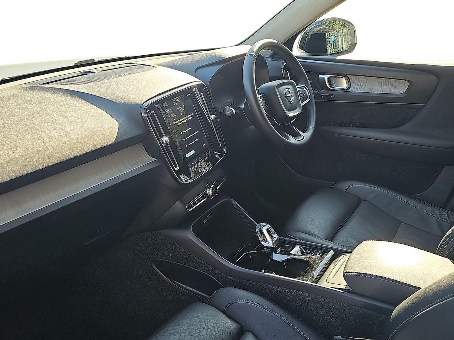 Used Volvo XC40 2025 for sale - 78121919: Photo 9