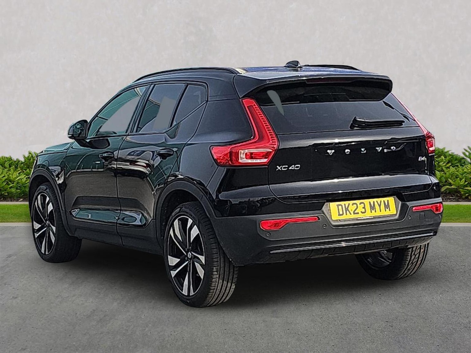 Used Volvo XC40 2023 for sale - 78191279: Photo 2