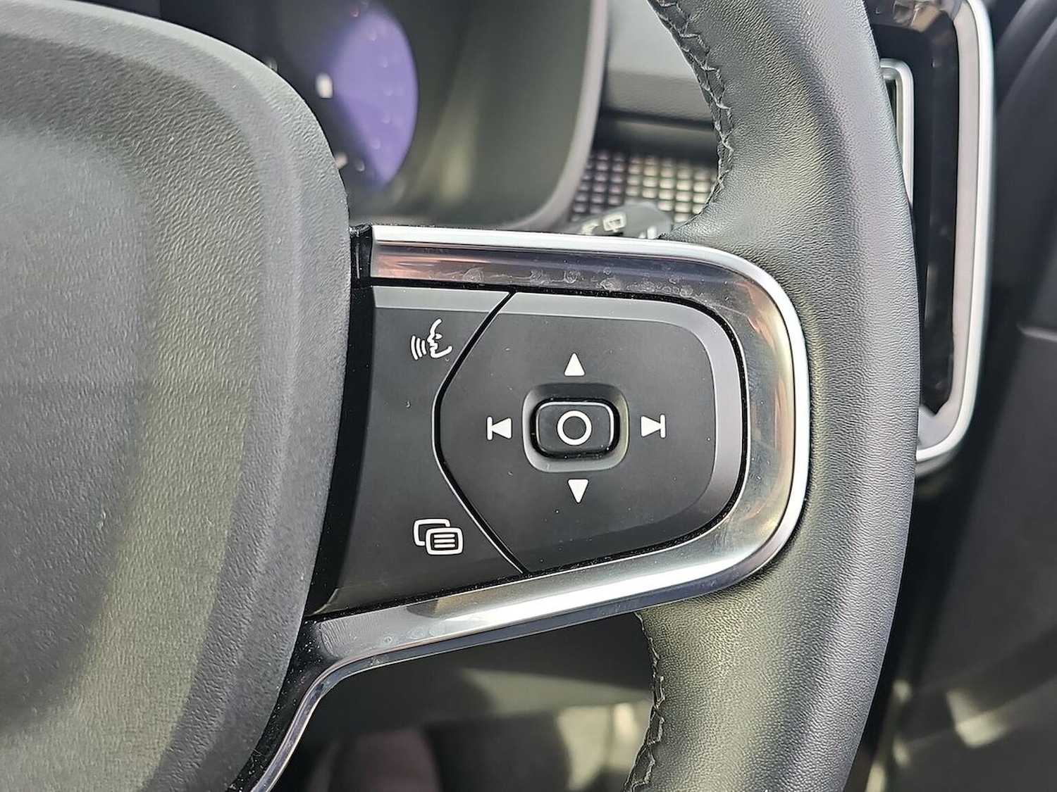 Used Volvo XC40 2023 for sale - 78191279: Photo 27