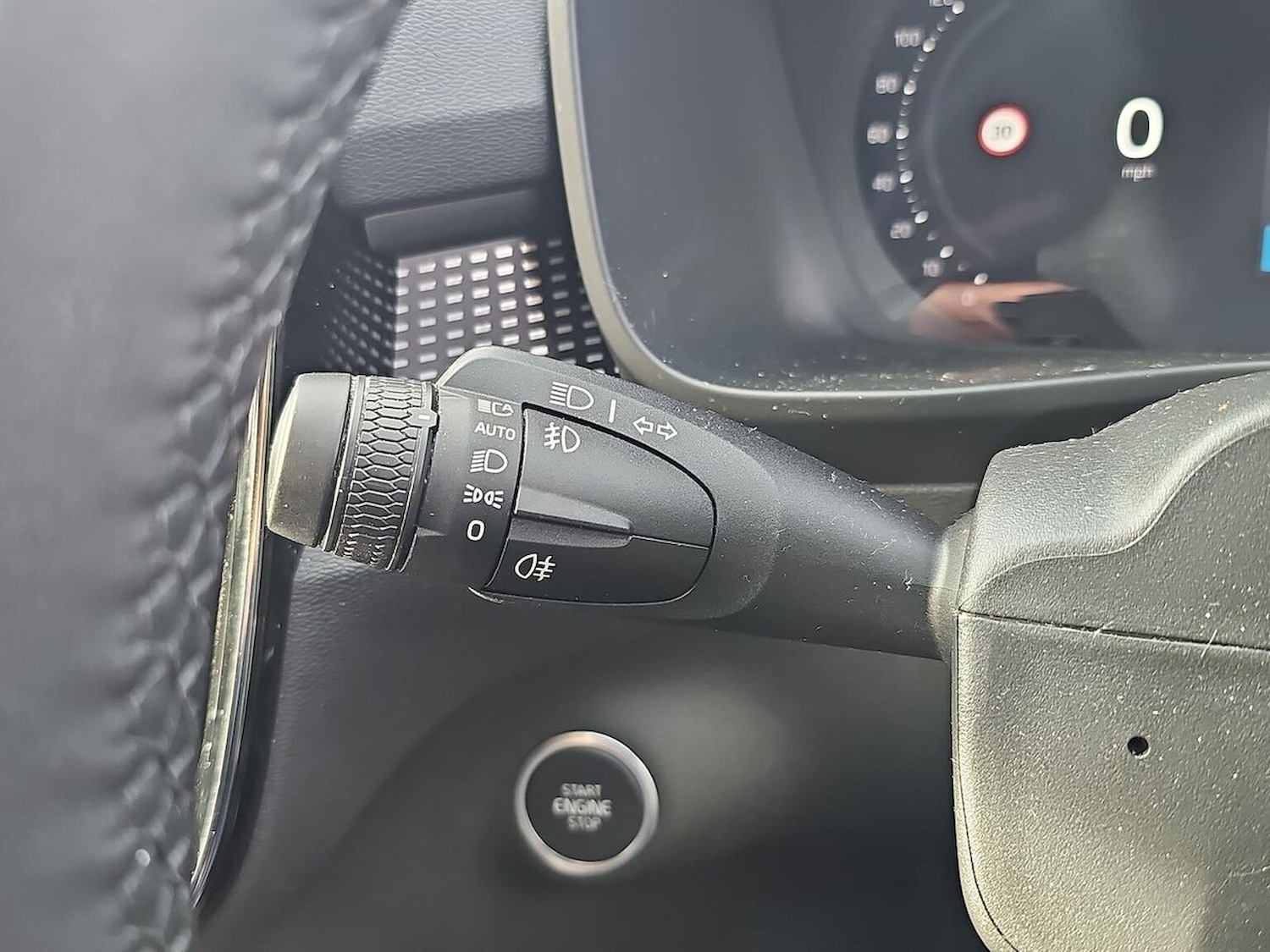 Used Volvo XC40 2023 for sale - 78191279: Photo 30