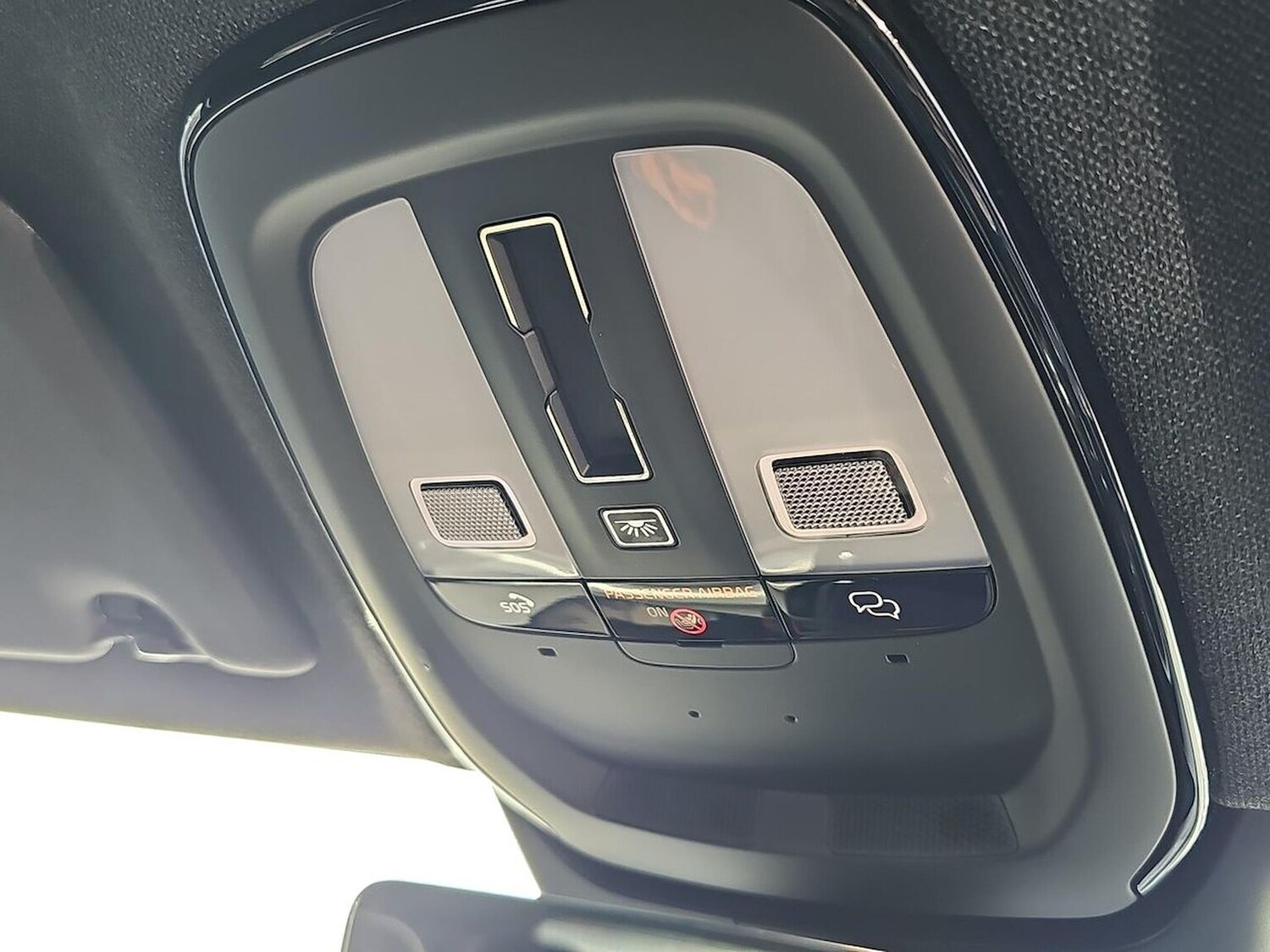 Used Volvo XC40 2023 for sale - 78191279: Photo 44