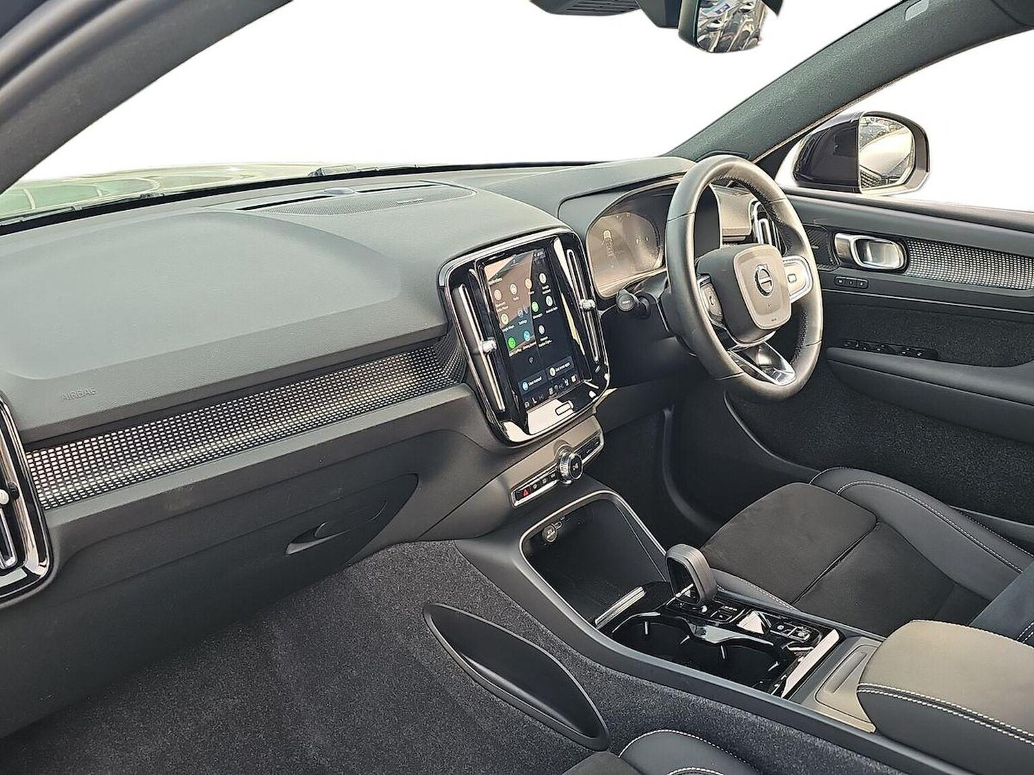 Used Volvo XC40 2023 for sale - 78191279: Photo 9