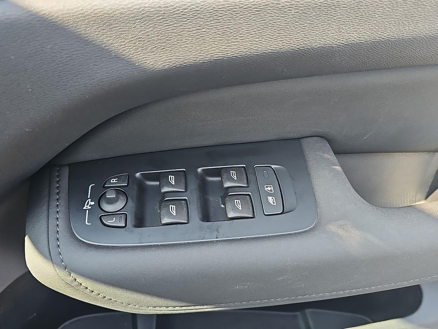 Used Volvo XC60 2025 for sale - 78121918: Photo 23