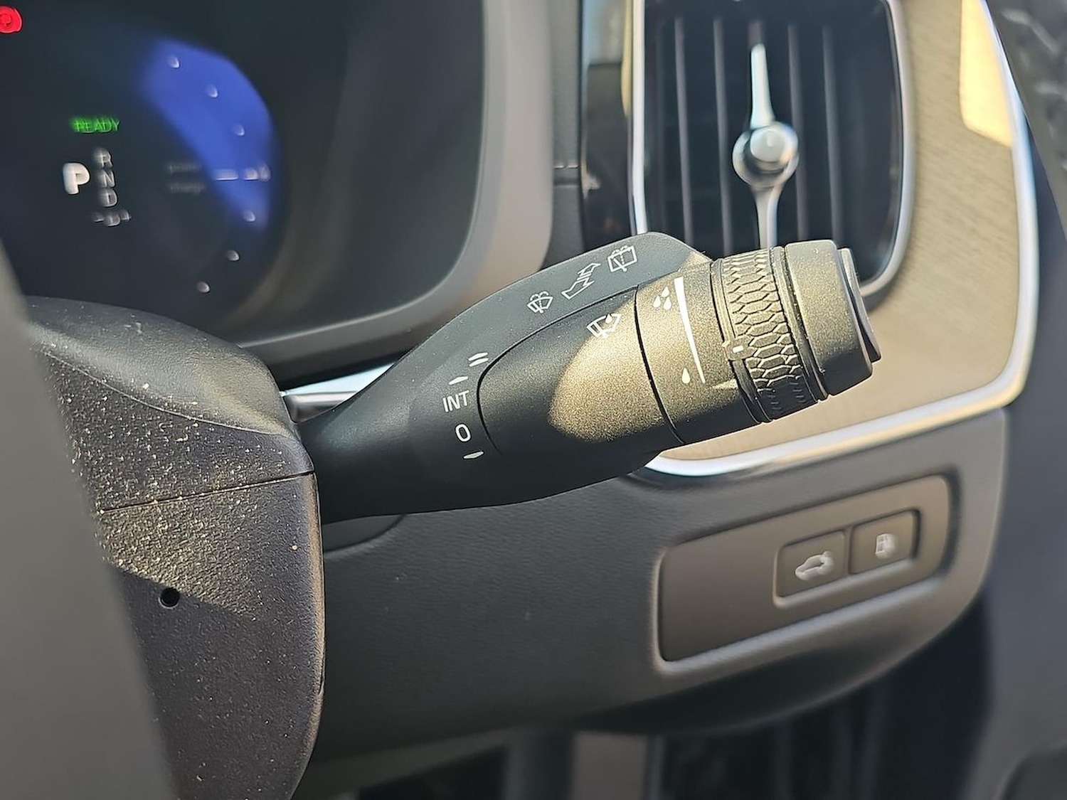 Used Volvo XC60 2025 for sale - 78121918: Photo 30