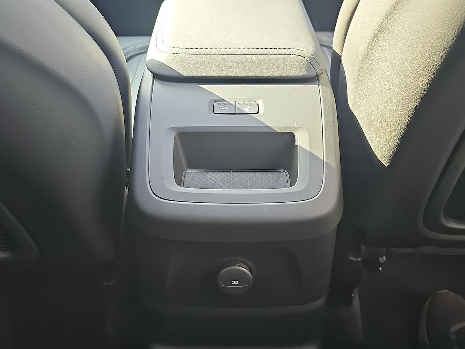 Used Volvo XC60 2025 for sale - 78121918: Photo 40