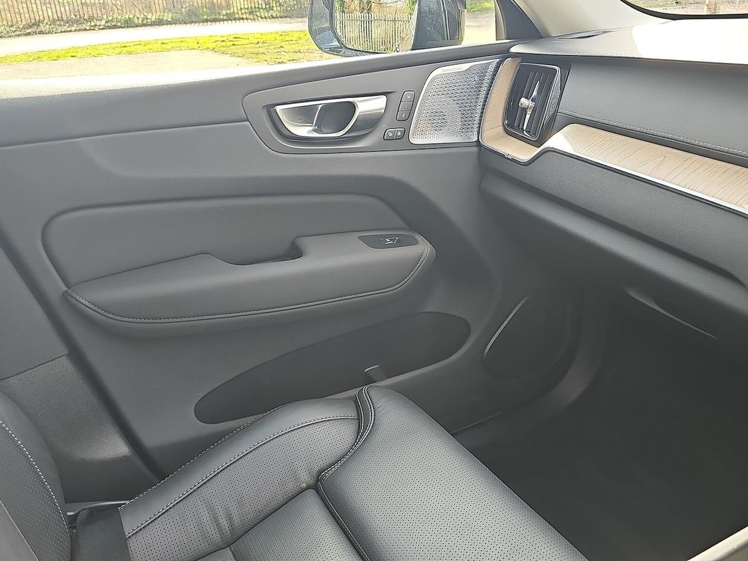 Used Volvo XC60 2025 for sale - 78121918: Photo 44