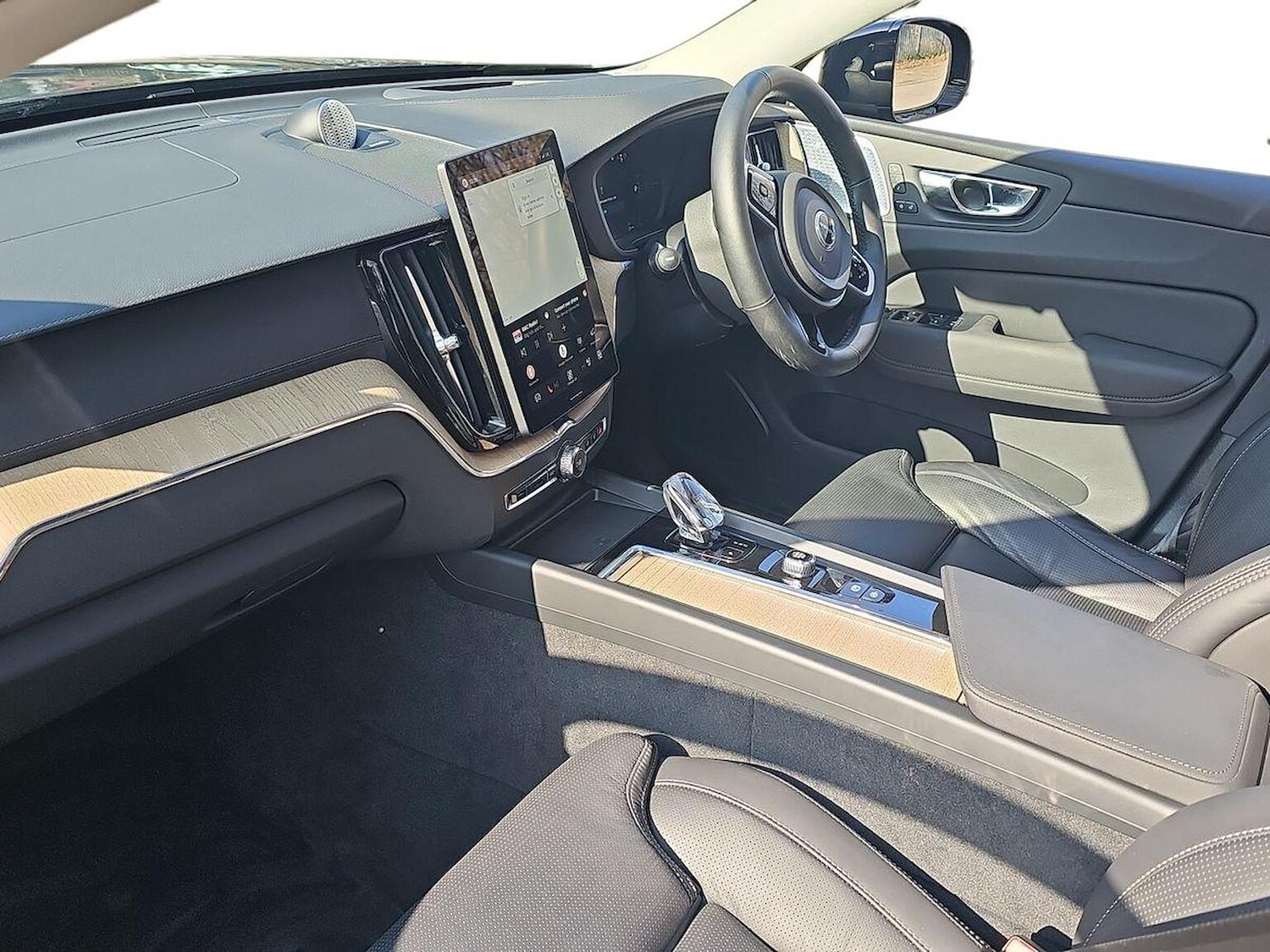 Used Volvo XC60 2025 for sale - 78121918: Photo 9