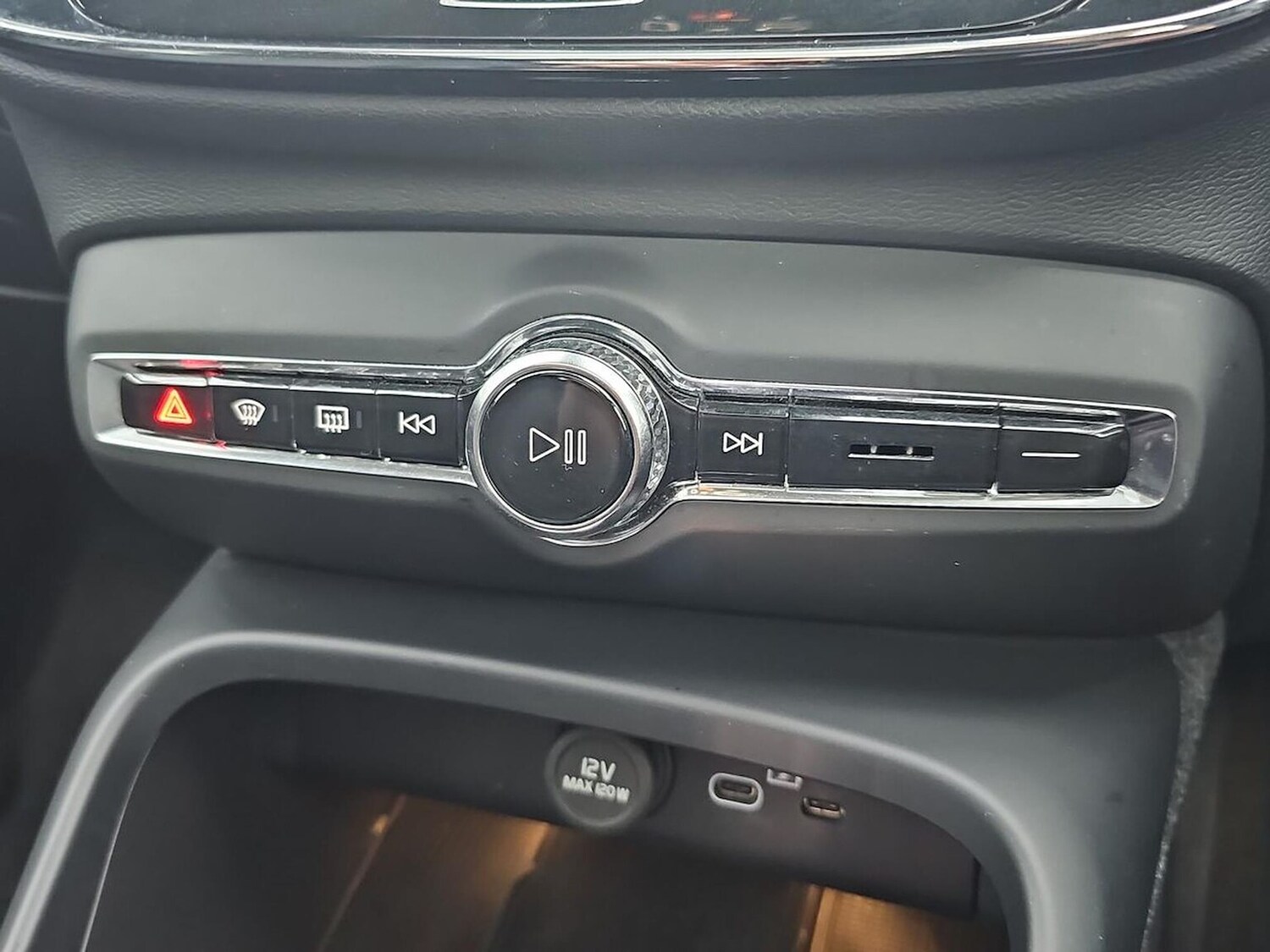 Used Volvo XC40 2024 for sale - 77489621: Photo 12