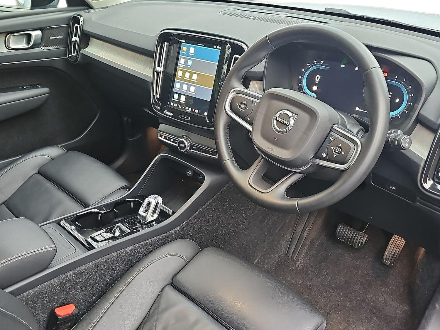 Used Volvo XC40 2024 for sale - 77489621: Photo 15