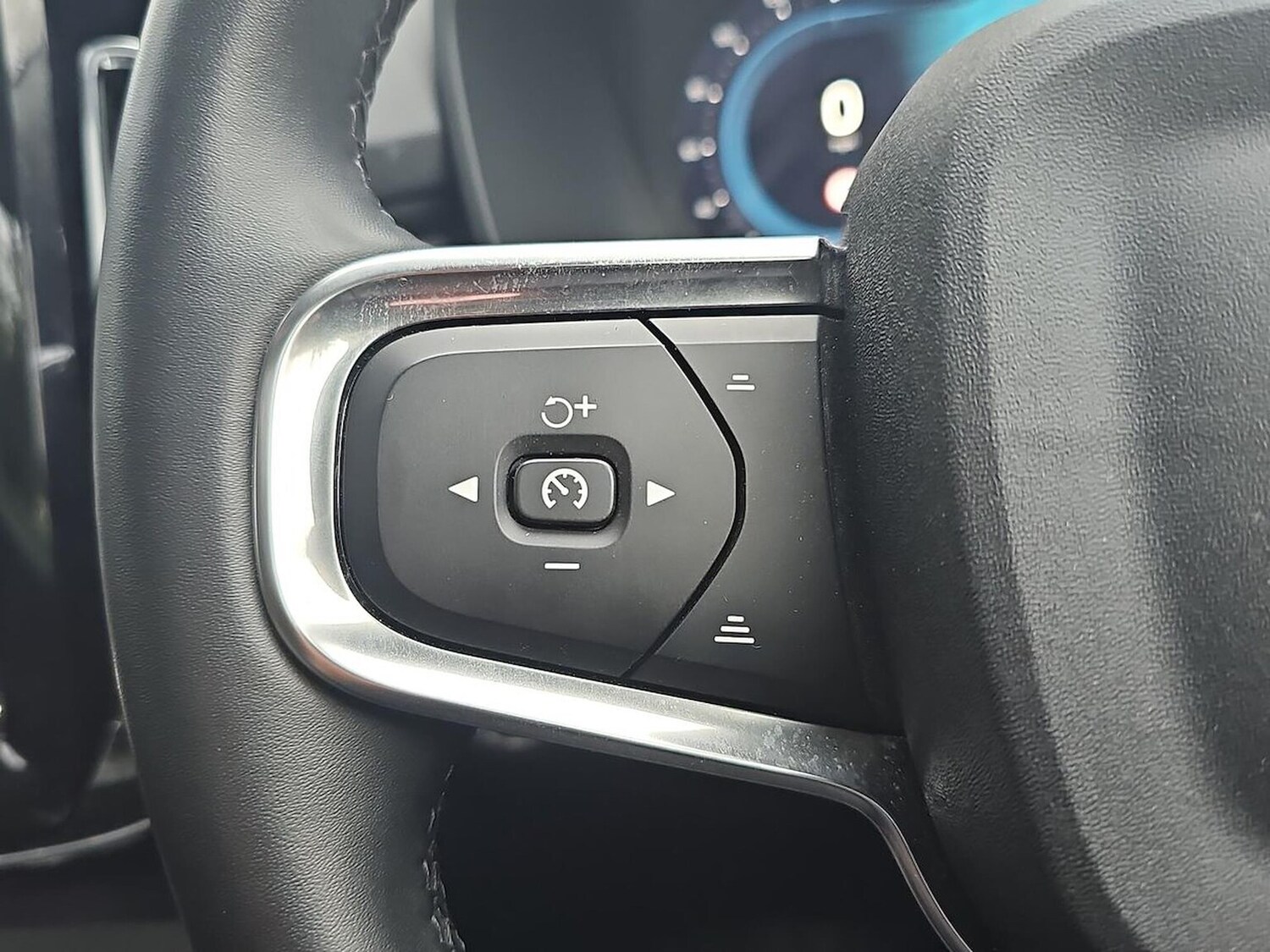 Used Volvo XC40 2024 for sale - 77489621: Photo 27