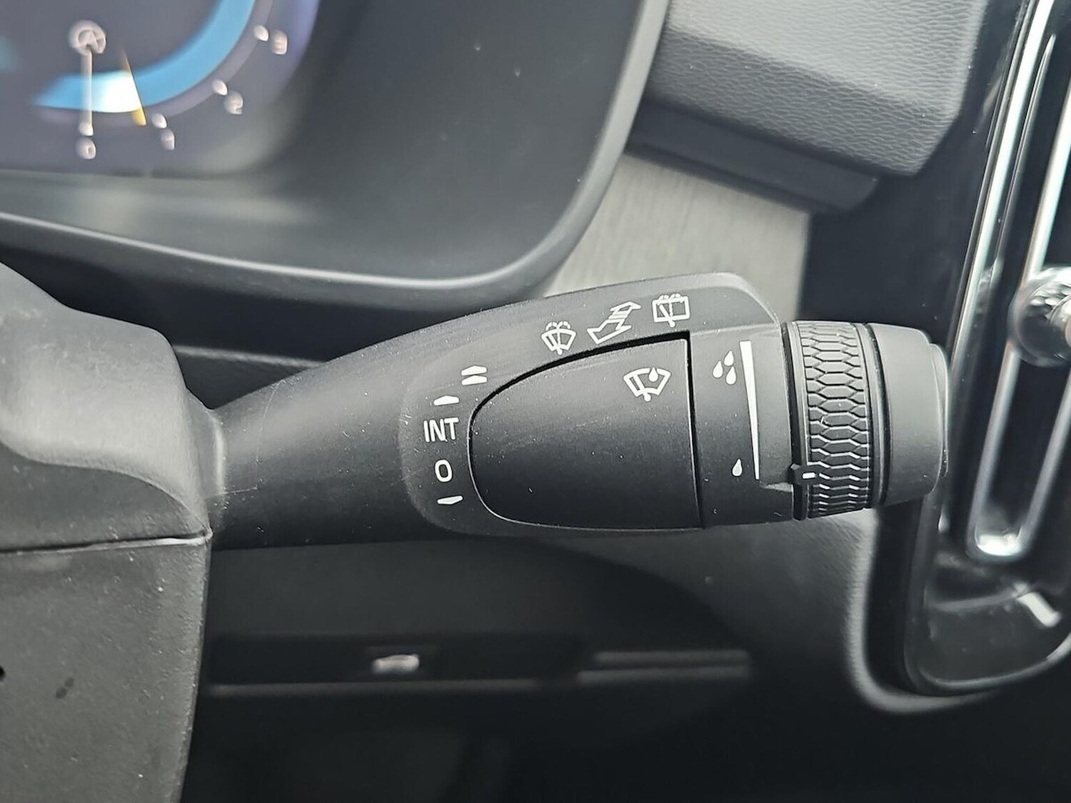 Used Volvo XC40 2024 for sale - 77489621: Photo 28