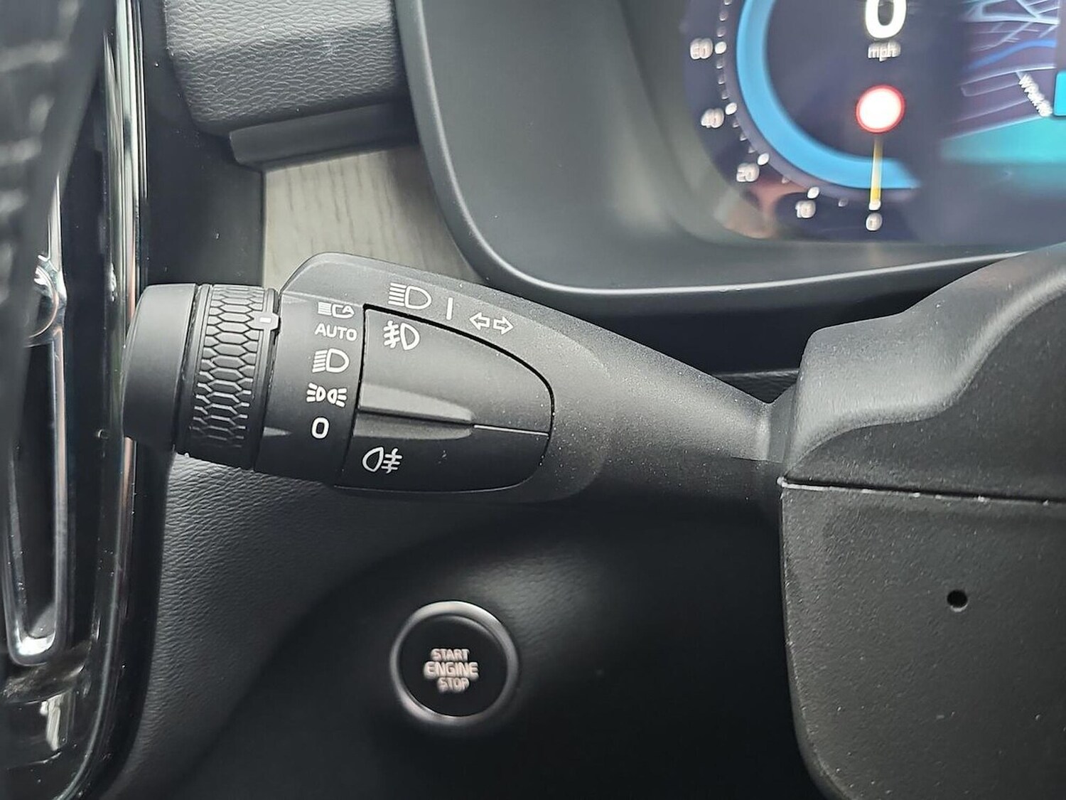 Used Volvo XC40 2024 for sale - 77489621: Photo 29