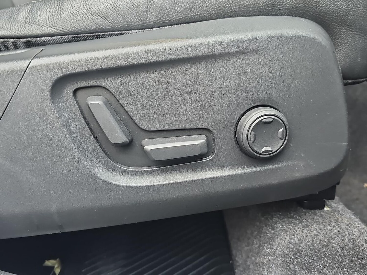 Used Volvo XC40 2024 for sale - 77489621: Photo 30