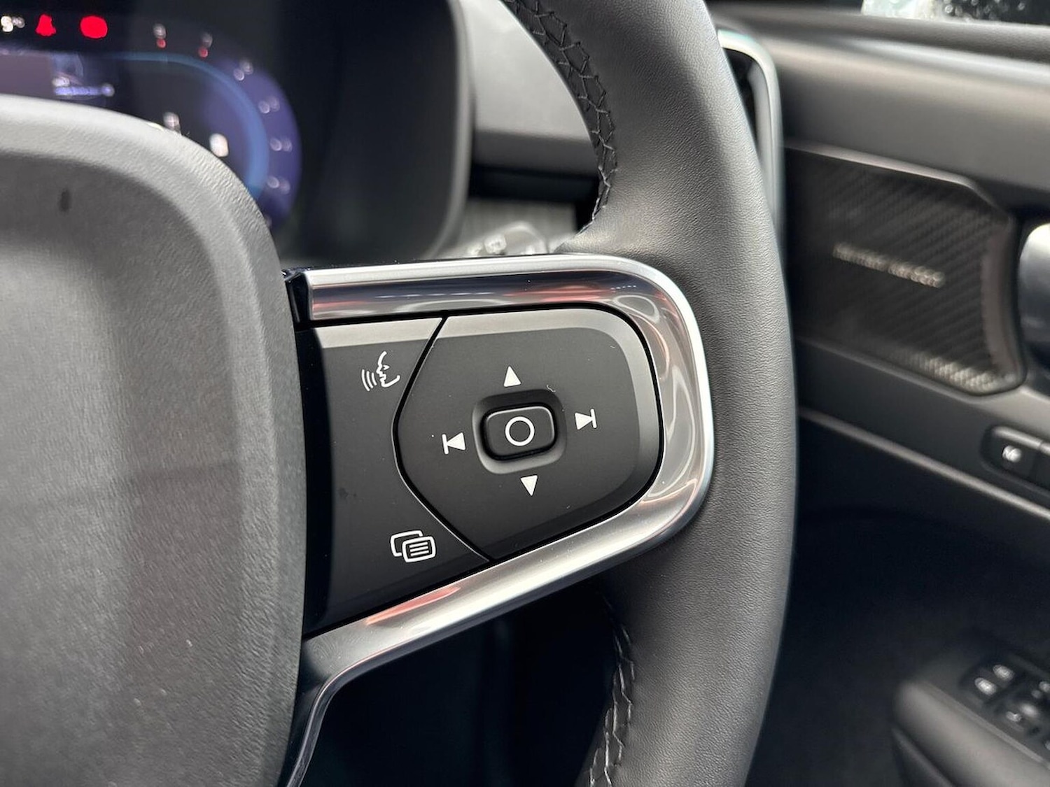 Used Volvo XC40 2024 for sale - 76129038: Photo 25