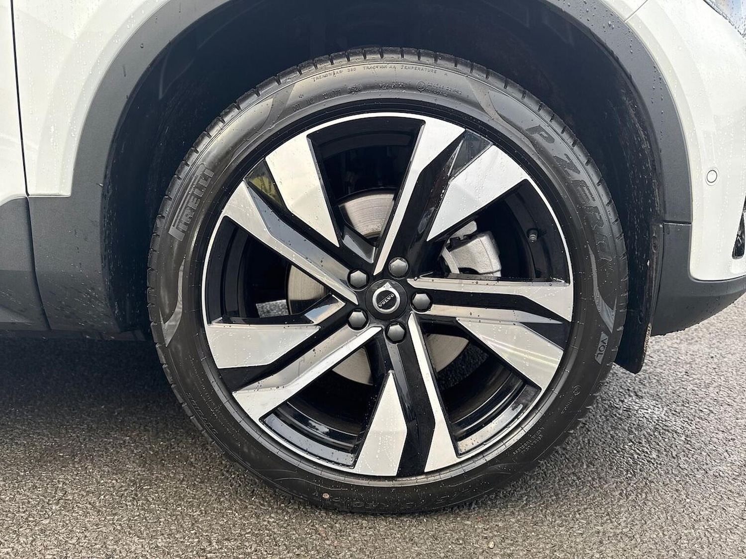 Used Volvo XC40 2024 for sale - 76129038: Photo 6