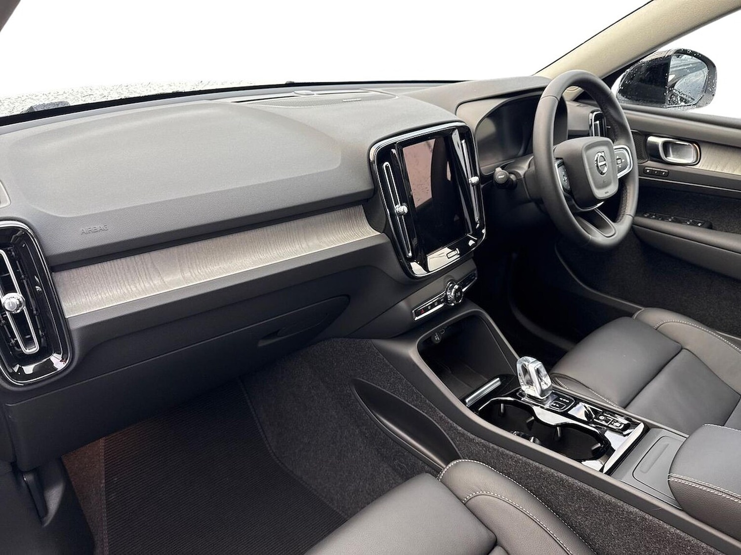Used Volvo XC40 2024 for sale - 76129038: Photo 7
