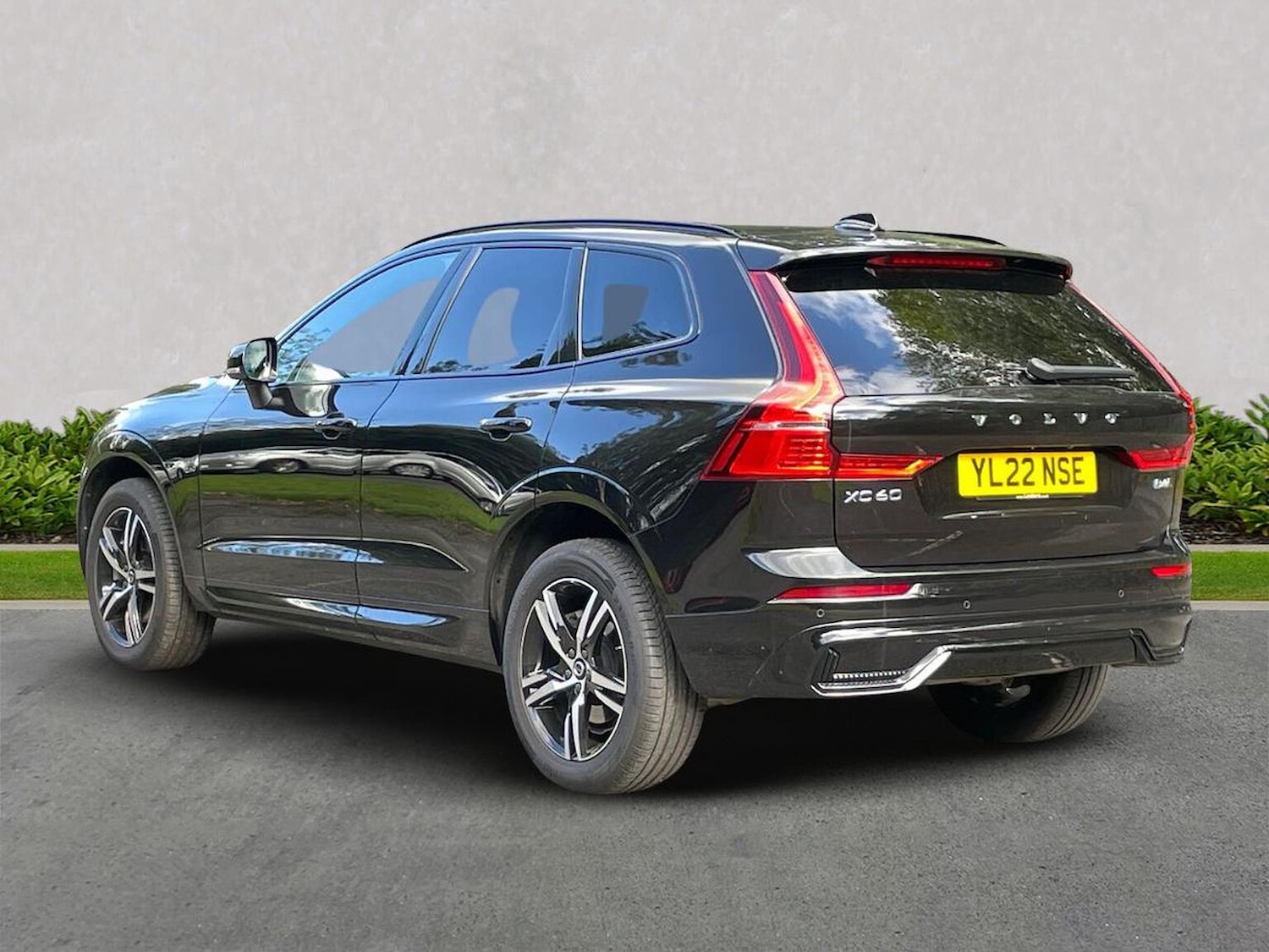 Used Volvo XC60 2022 for sale - 76127184: Photo 2