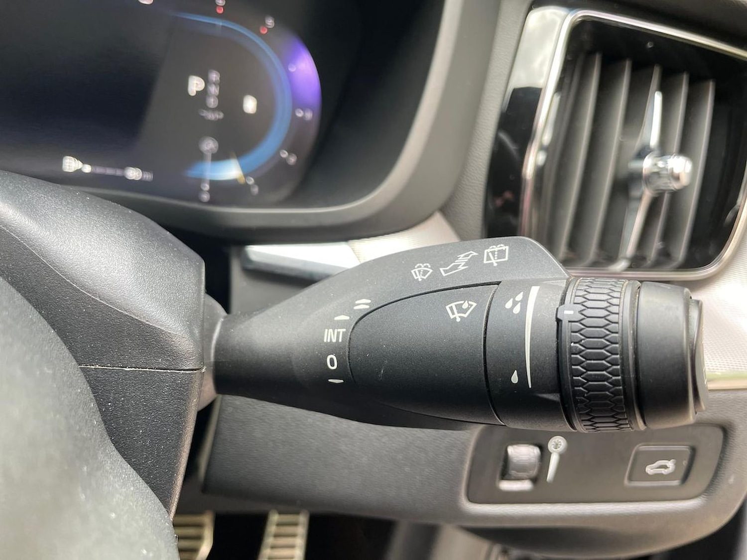 Used Volvo XC60 2022 for sale - 76127184: Photo 28