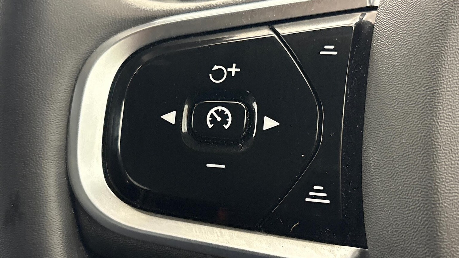 Used Volvo V90 2025 for sale - 77896289: Photo 27