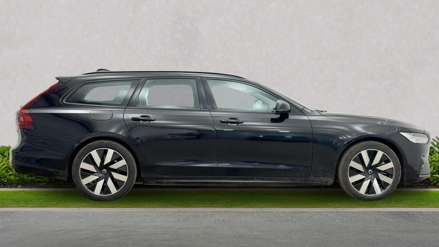 Used Volvo V90 2025 for sale - 77896289: Photo 3