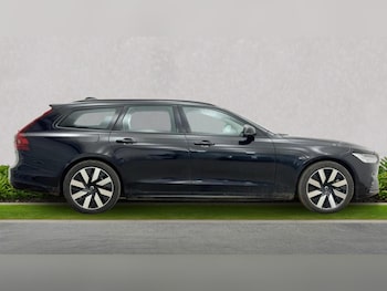Used Volvo V90 2025 for sale - 77896289: Photo