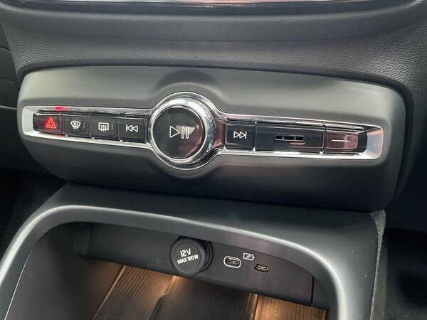 Used Volvo XC40 2022 for sale - 76273465: Photo 12