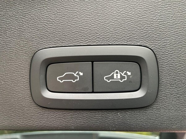 Used Volvo XC40 2022 for sale - 76273465: Photo 41