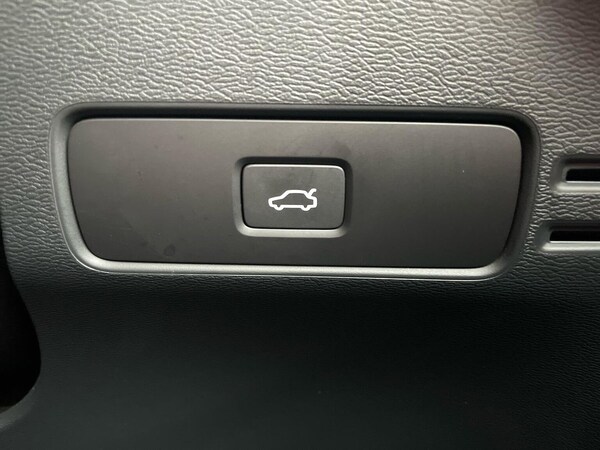 Used Volvo XC40 2022 for sale - 76273465: Photo 42