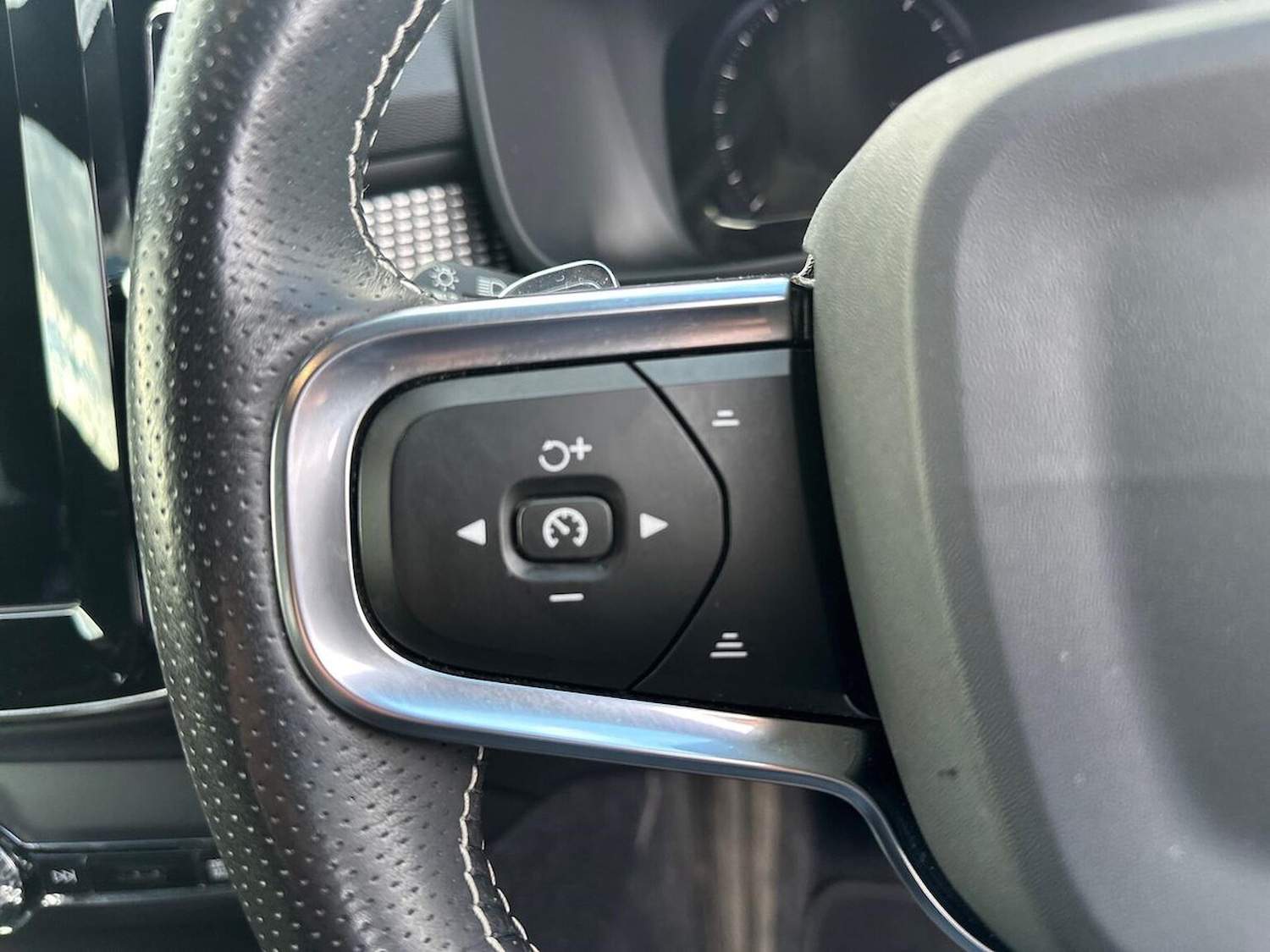 Used Volvo XC40 2020 for sale - 76444488: Photo 26