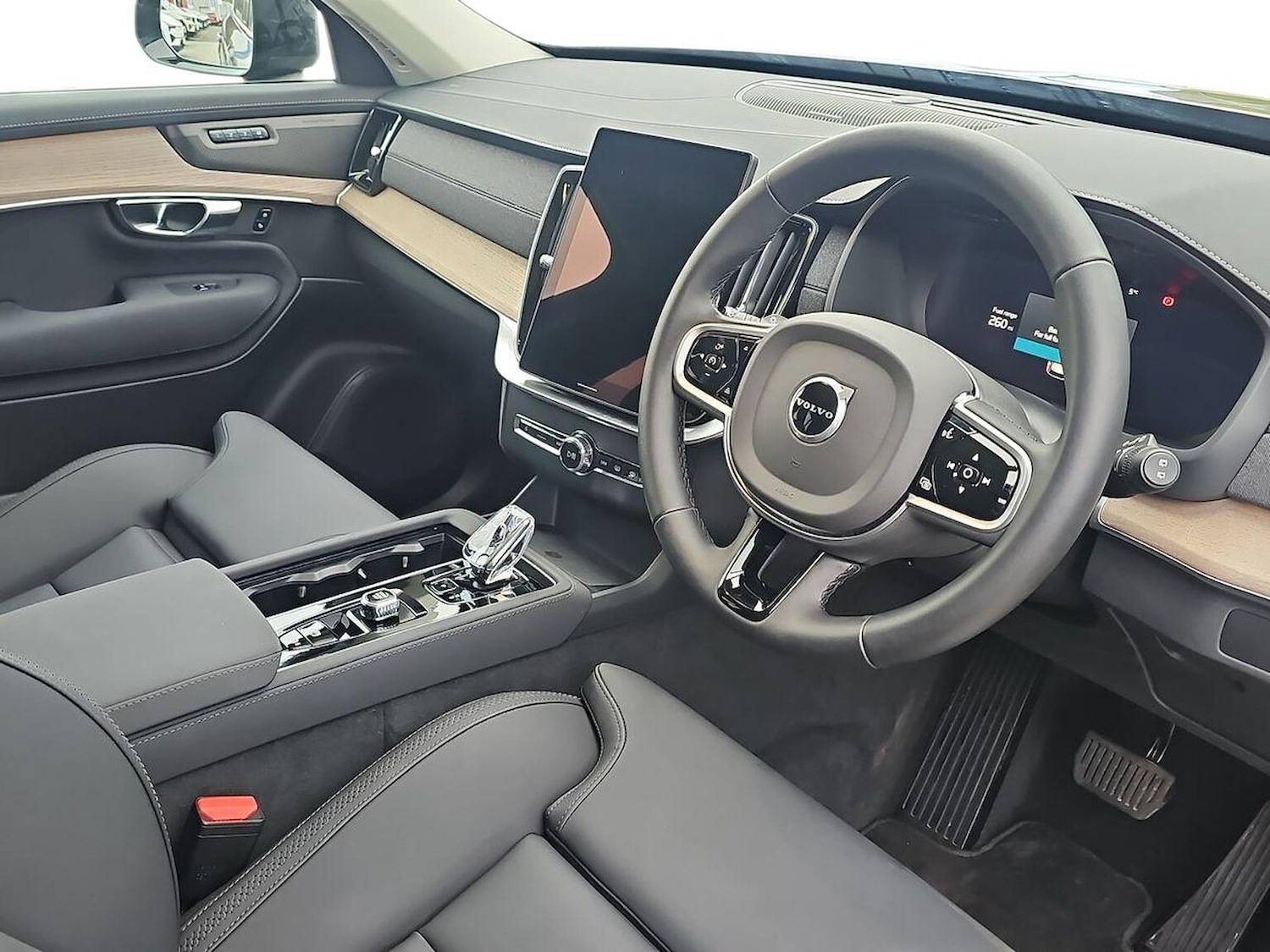 Used Volvo XC90 2025 for sale - 78004652: Photo 15