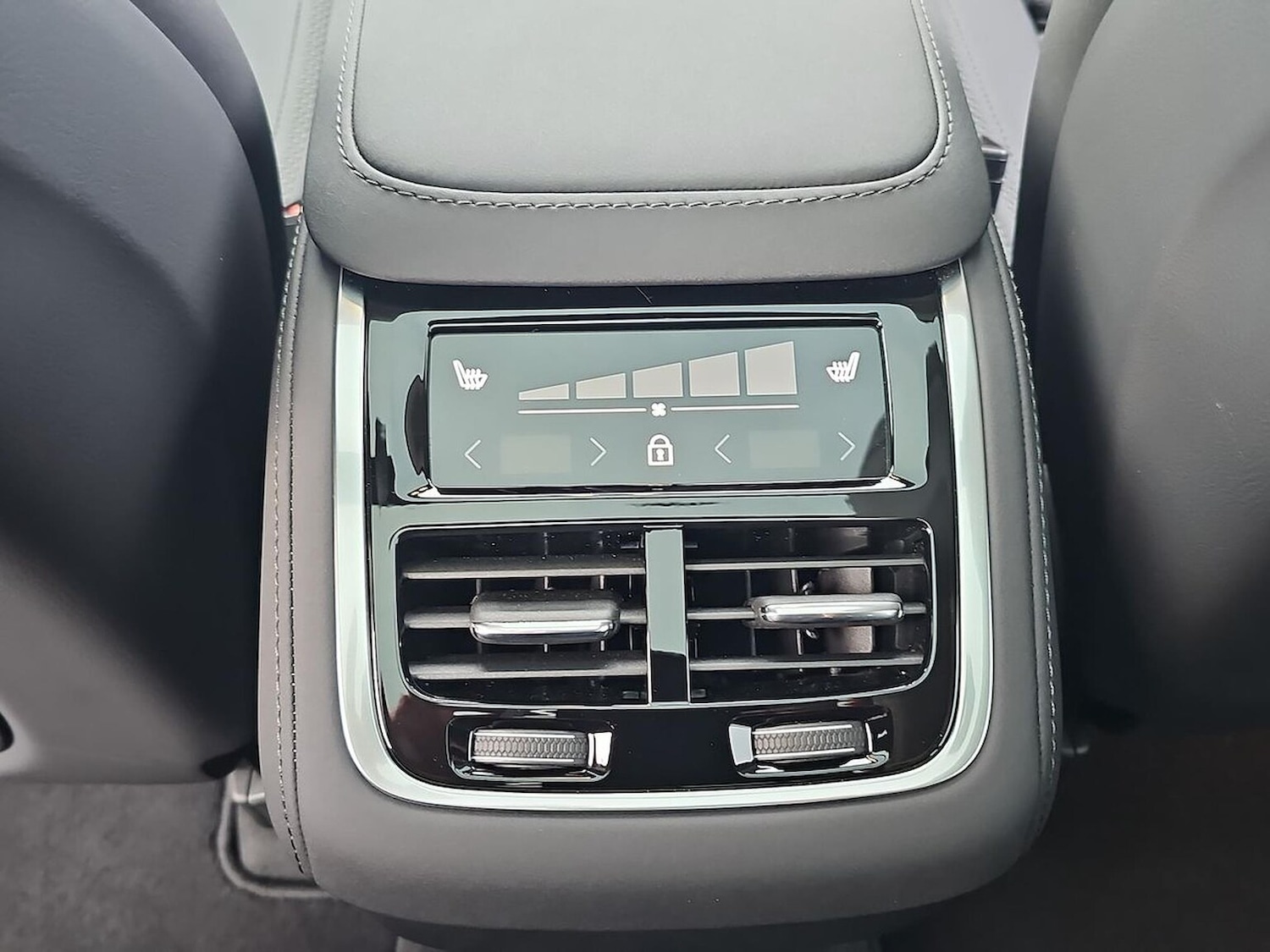 Used Volvo XC90 2025 for sale - 78004652: Photo 44