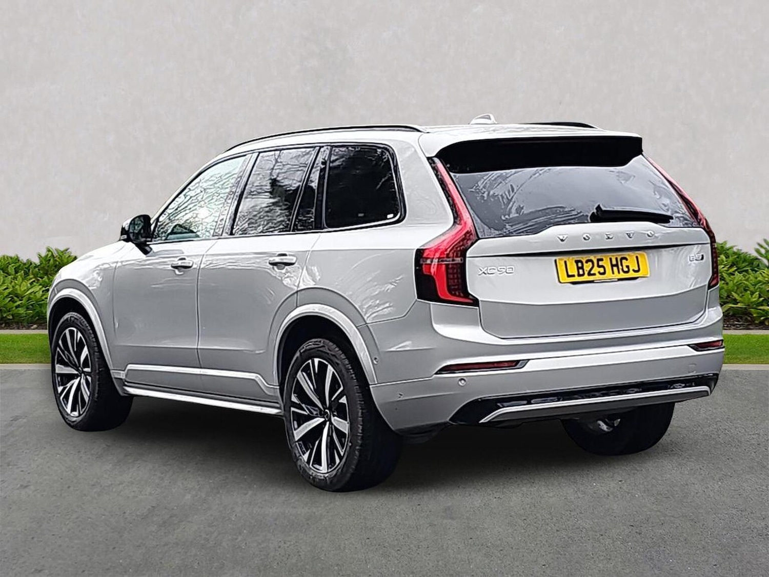 Used Volvo XC90 2025 for sale - 78122784: Photo 2