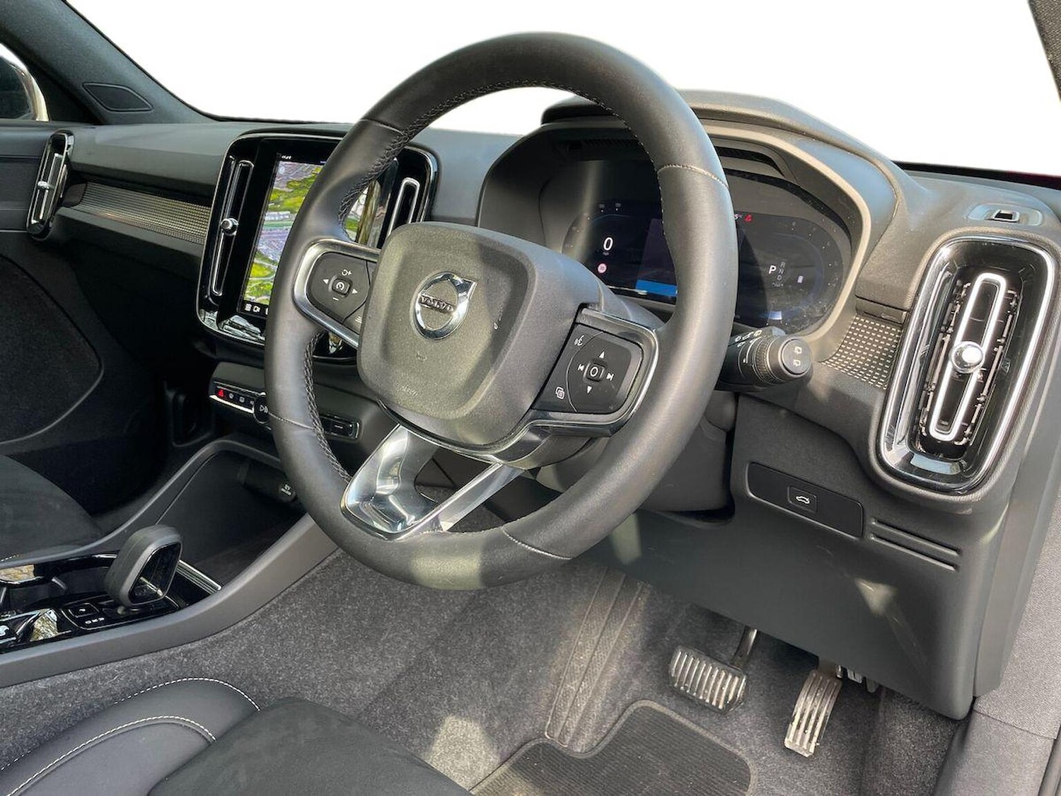 Used Volvo XC40 2024 for sale - 76504998: Photo 15