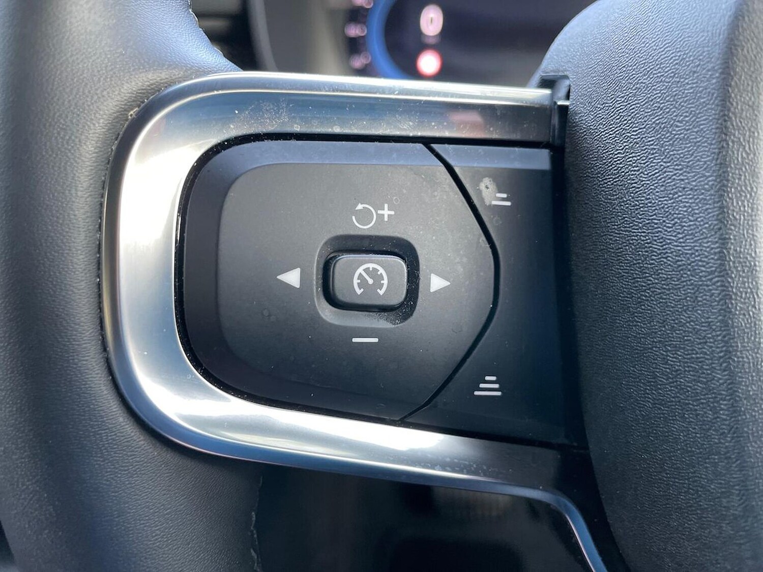 Used Volvo XC40 2024 for sale - 76504998: Photo 27