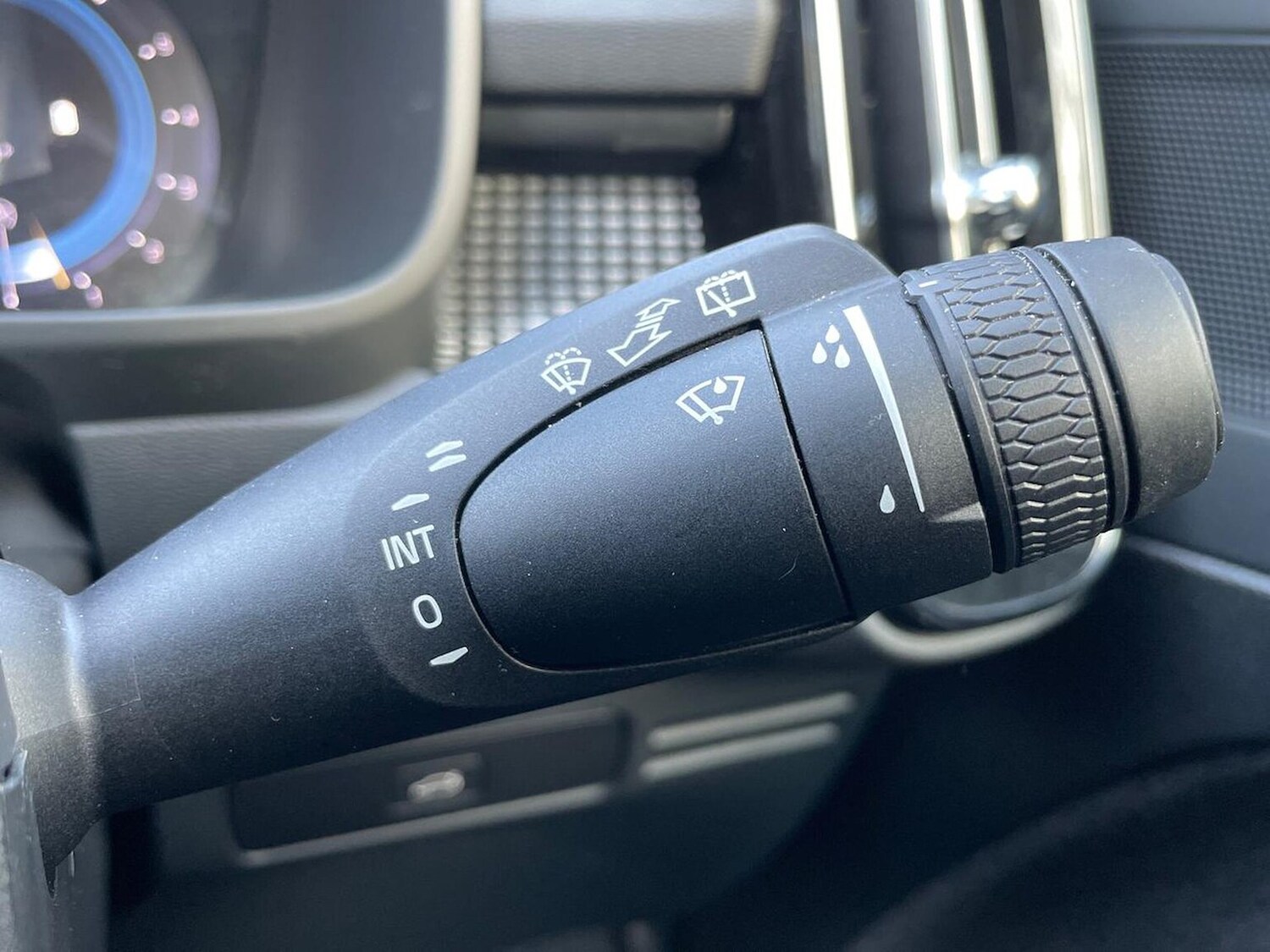 Used Volvo XC40 2024 for sale - 76504998: Photo 28