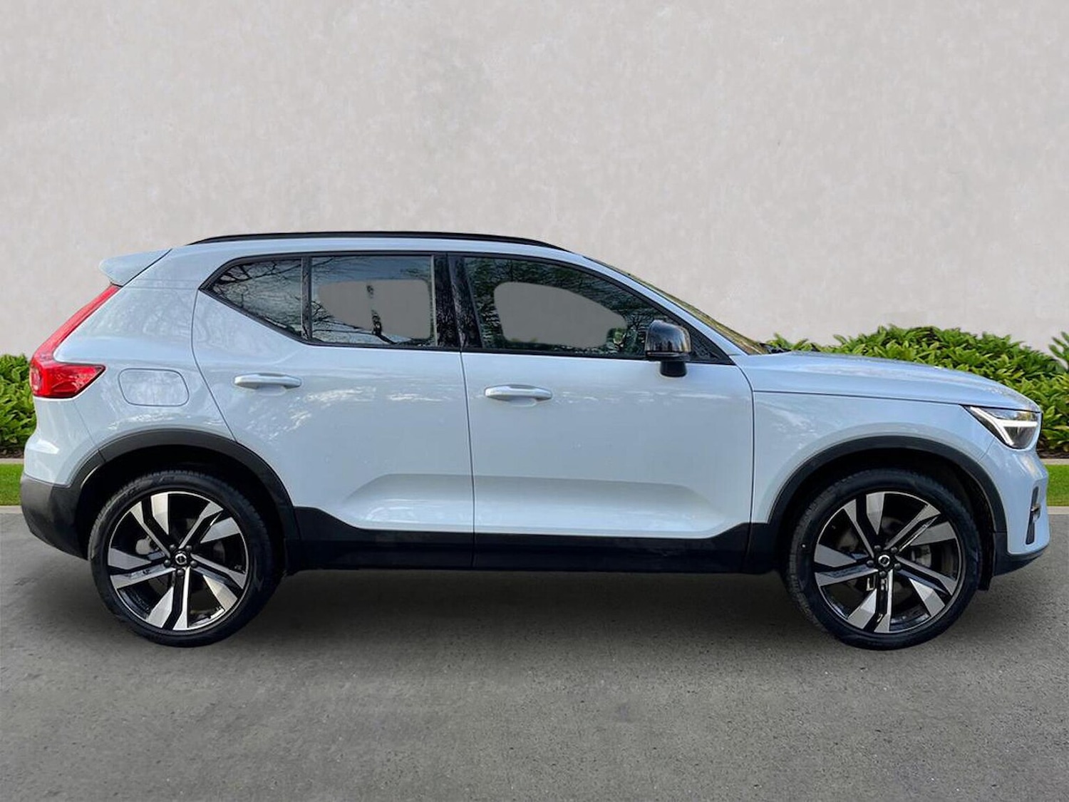 Used Volvo XC40 2024 for sale - 76504998: Photo 3