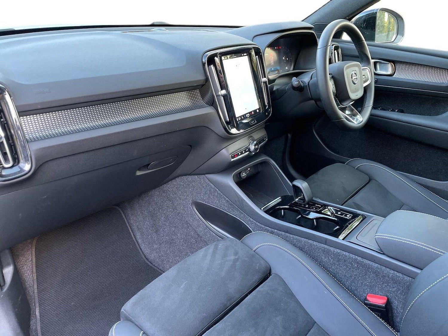 Used Volvo XC40 2024 for sale - 76504998: Photo 7