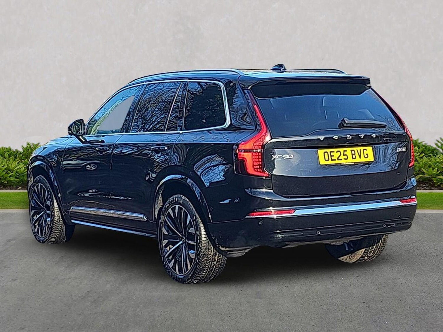 Used Volvo XC90 2025 for sale - 77715362: Photo 2