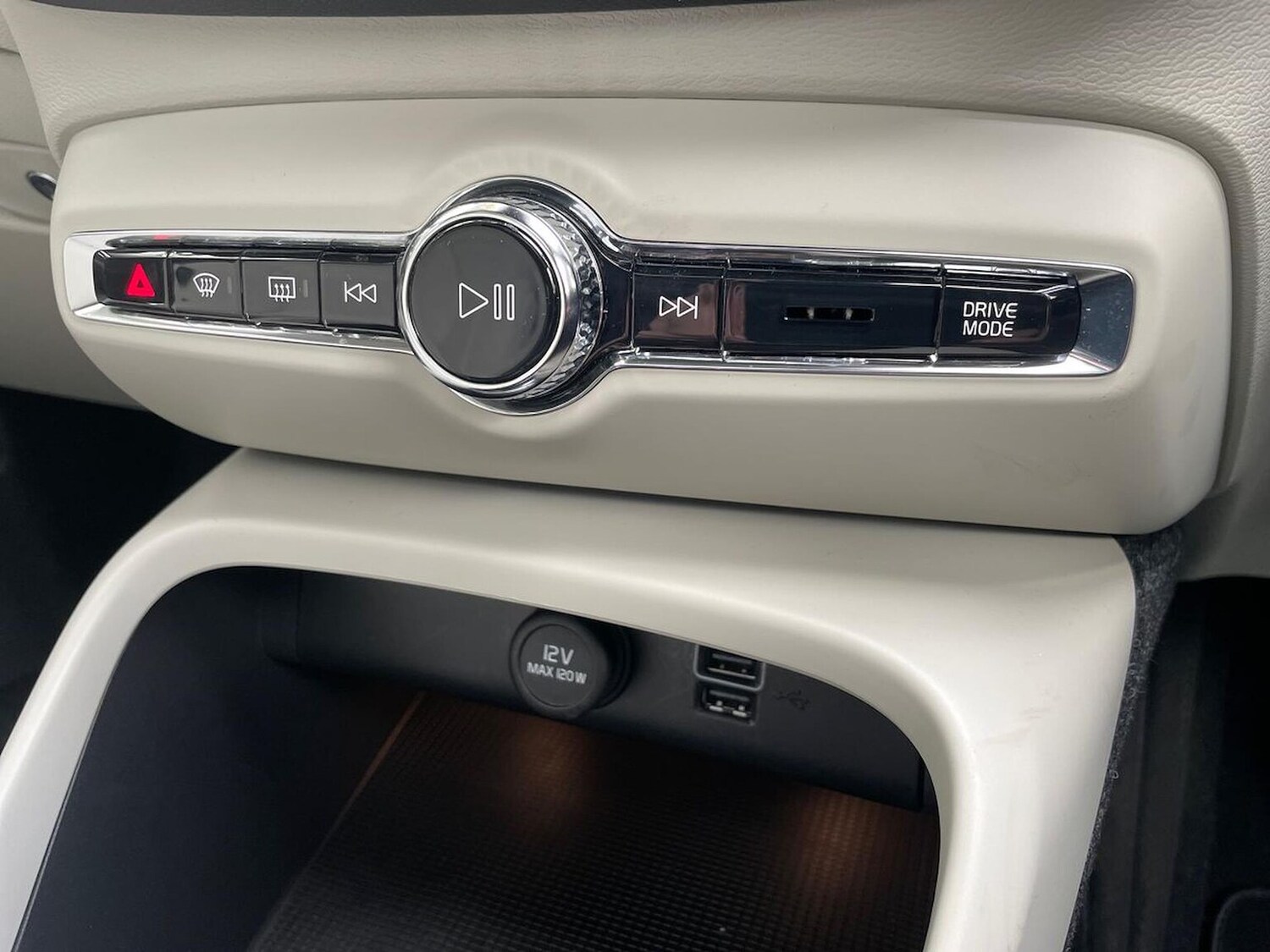 Used Volvo XC40 2020 for sale - 76391743: Photo 12