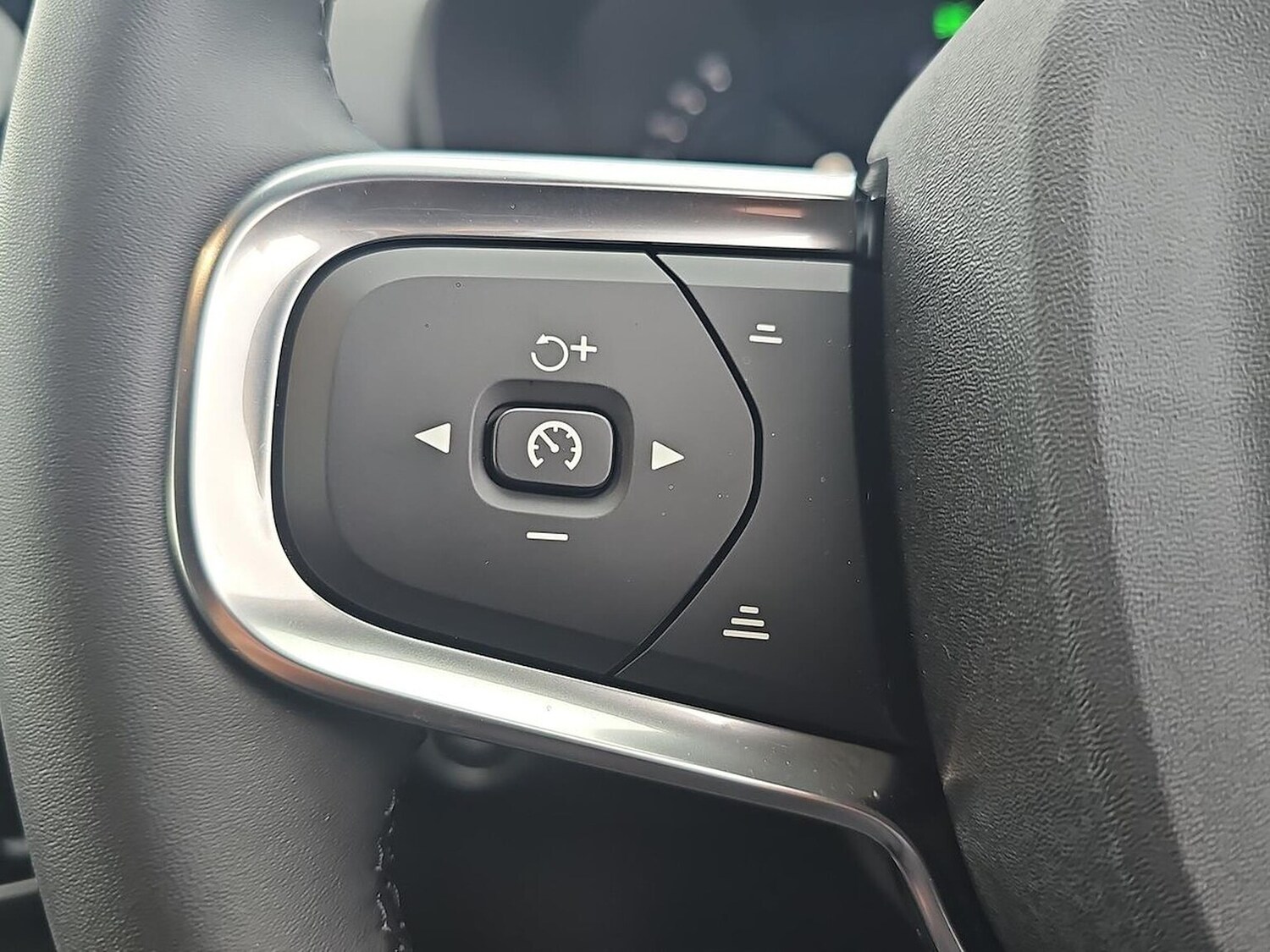 Used Volvo XC40 2025 for sale - 77489603: Photo 26